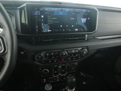 Used 2025 Jeep Wrangler Unlimited Rubicon 392 image 17