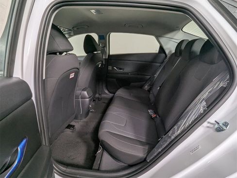 New 2025 Hyundai Elantra SE image 26