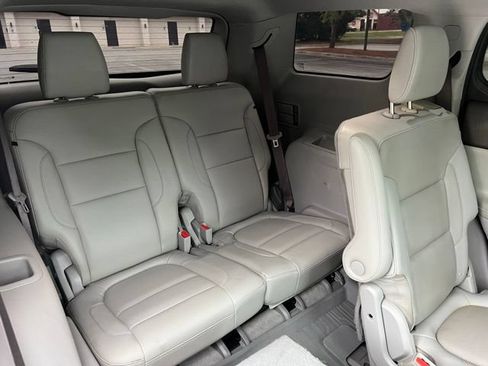 Used 2017 GMC Acadia SLT w/ LPO, Floor Liner Package AWD/4WD image 25