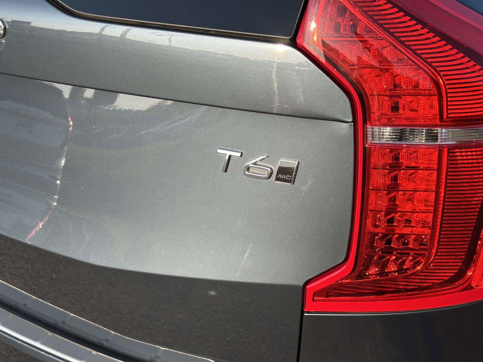 Used 2020 Volvo XC90 T6 Momentum w/ Protection Package Premier AWD/4WD image 14