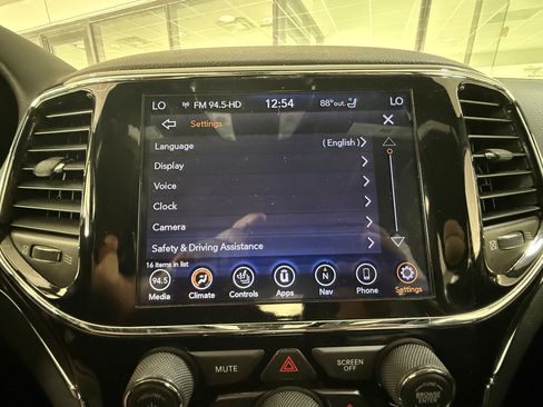 Used 2020 Jeep Grand Cherokee Limited w/ Luxury Group II RWD image 16