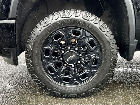 Used 2022 Chevrolet Silverado 2500 LTZ w/ LTZ Plus Package image 10