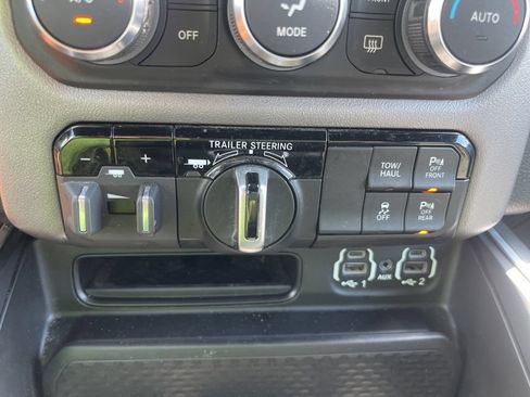 Used 2021 RAM 1500 Big Horn AWD/4WD image 34