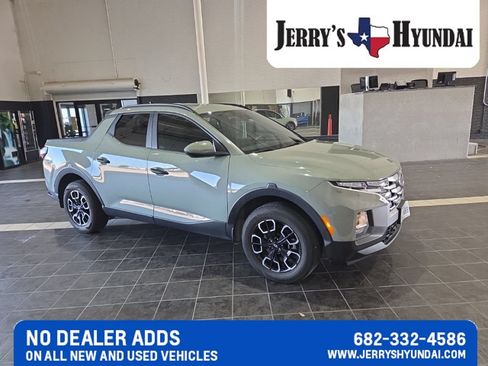 Used 2022 Hyundai Santa Cruz SEL w/ Activity Package FWD image 2