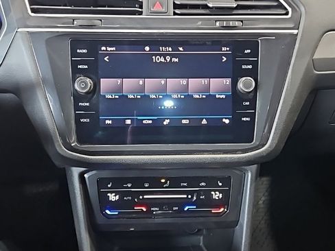 Used 2022 Volkswagen Tiguan SE image 30