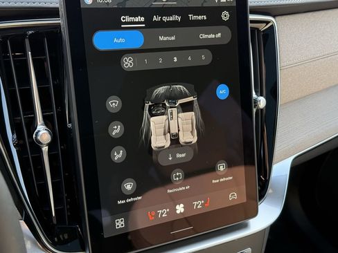 New 2026 Volvo XC90 B6 Plus w/ Protection Package Premier image 22