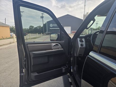 Used 2017 Ford Expedition EL King Ranch RWD image 4
