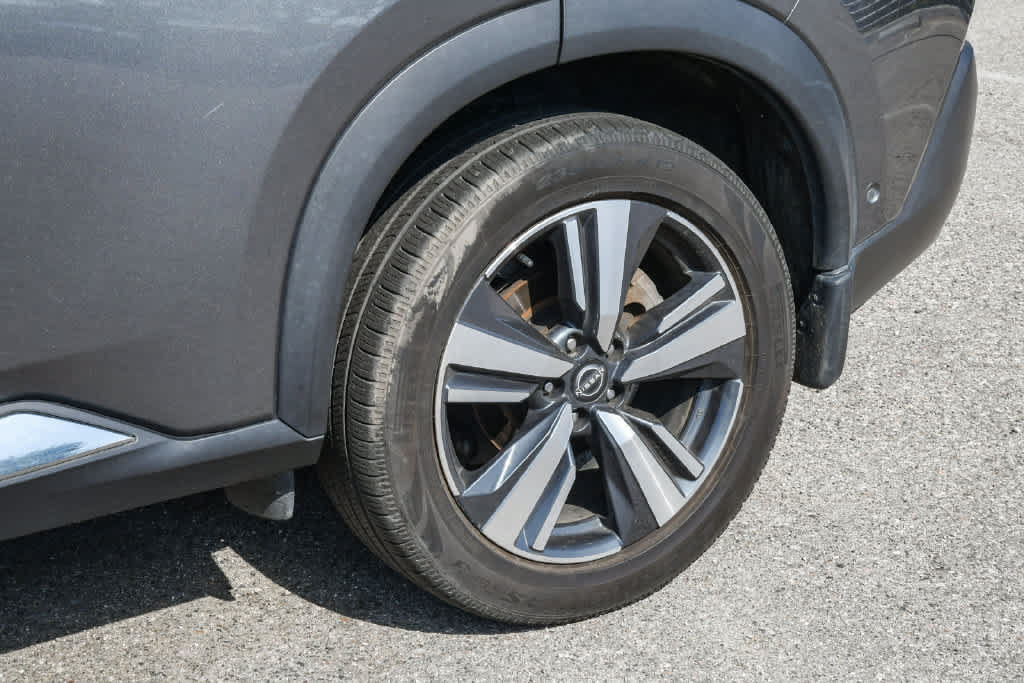 Used 2023 Nissan Rogue SL w/ SL Premium Package FWD image 11