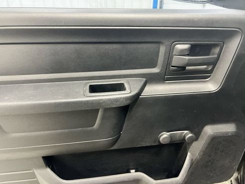 Used 2014 RAM 1500 Express RWD image 19