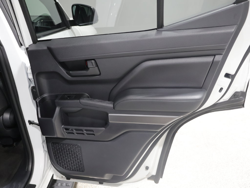 Used 2025 Toyota 4Runner SR5 AWD/4WD image 20