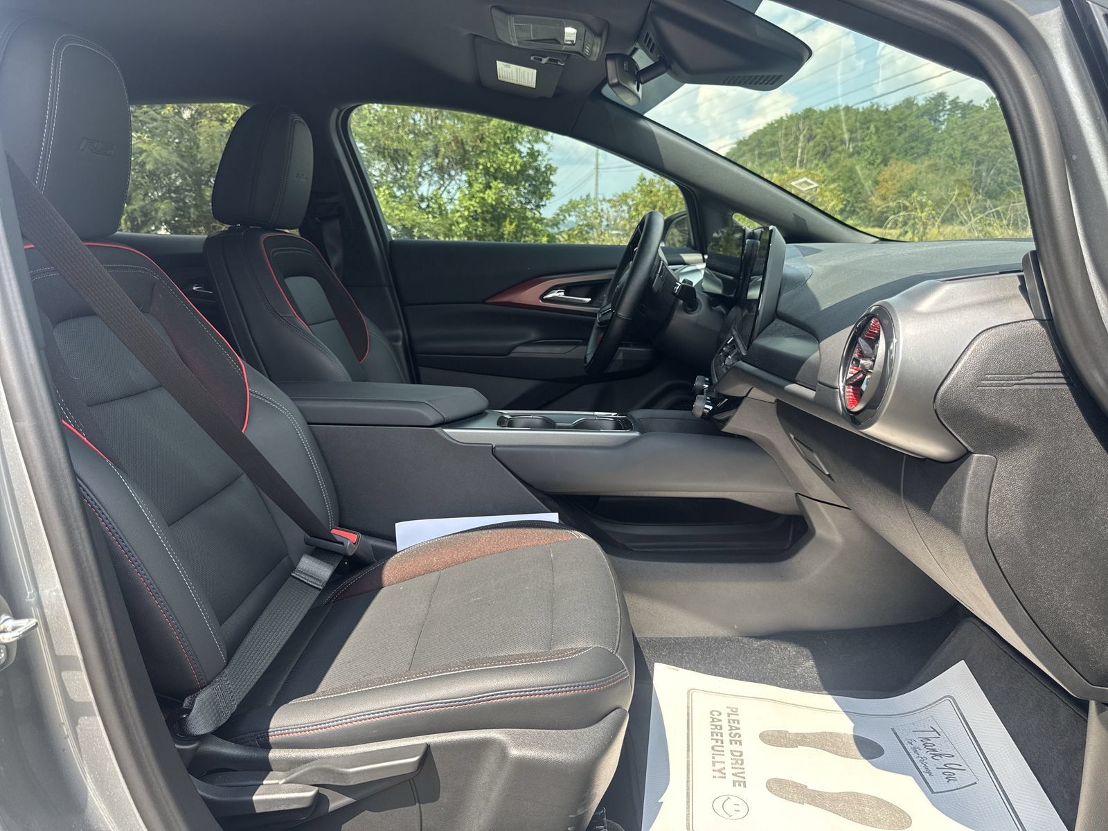 Used 2024 Chevrolet Equinox EV RS FWD image 23