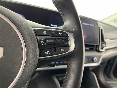 Used 2024 Kia Sportage EX image 18