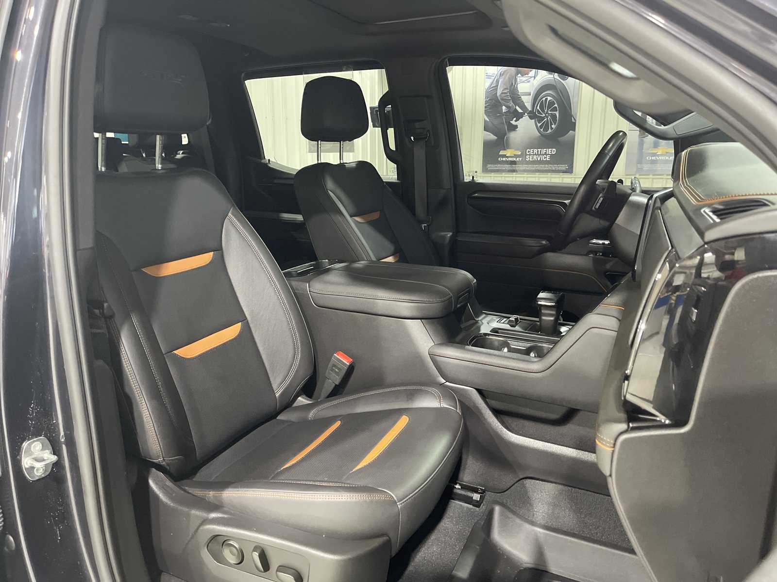 Used 2024 GMC Sierra 1500 AT4 w/ Technology Package AWD/4WD image 20