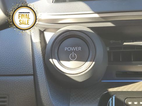 Certified 2024 Toyota Prius XLE image 30