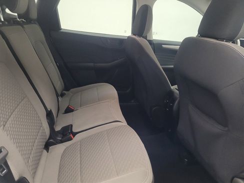 Used 2022 Ford Escape SE FWD image 19