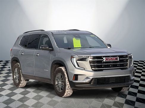 Used 2025 GMC Acadia Elevation image 4
