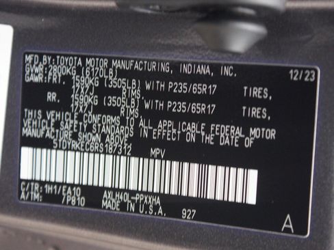 Used 2024 Toyota Sienna XLE image 27