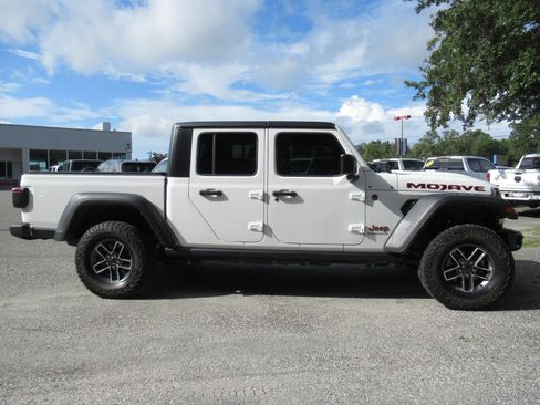 Certified 2024 Jeep Gladiator Mojave w/ Safety Group AWD/4WD image 2