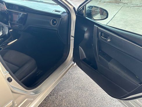 Used 2018 Toyota Corolla LE FWD image 20