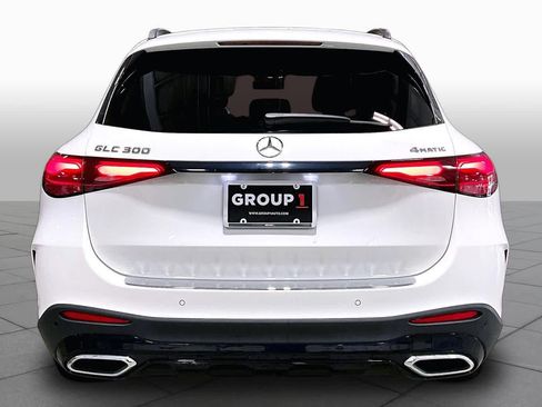Used 2024 Mercedes-Benz GLC 300 4MATIC image 5