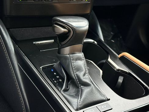 Certified 2024 Lexus ES 300h w/ Premium Package FWD image 18