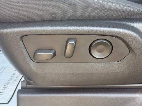 Used 2024 Chevrolet Silverado 2500 LT w/ Convenience Package image 13