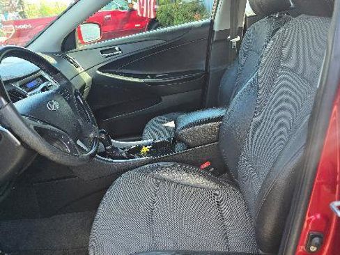 Used 2011 Hyundai Sonata SE FWD image 6