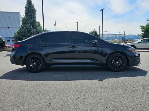 Used 2022 Toyota Corolla SE w/ SE Premium Package FWD image 6