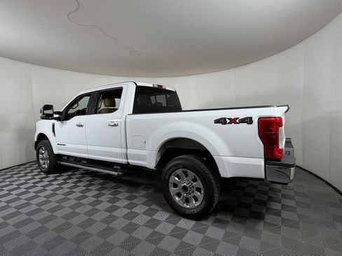 Used 2019 Ford F250 Lariat w/ Lariat Ultimate Package image 3