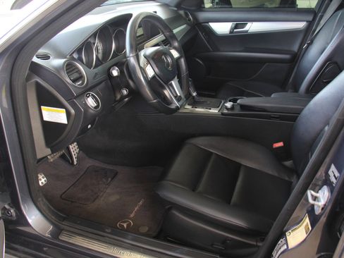 Used 2013 Mercedes-Benz C 250 Sedan image 21