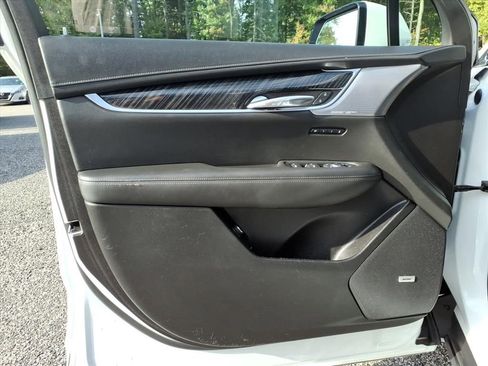 Used 2024 Cadillac XT6 Premium Luxury image 18