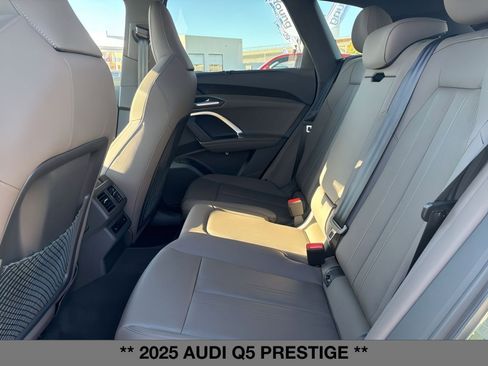 New 2025 Audi Q5 Prestige image 12