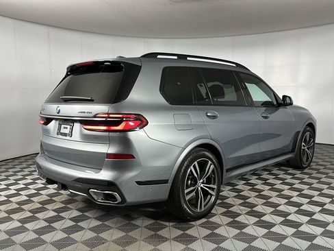 Used 2024 BMW X7 xDrive40i w/ M Sport Package AWD/4WD image 29