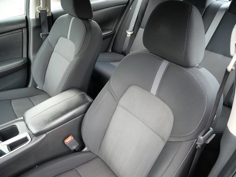 Used 2023 Nissan Sentra SV FWD image 11