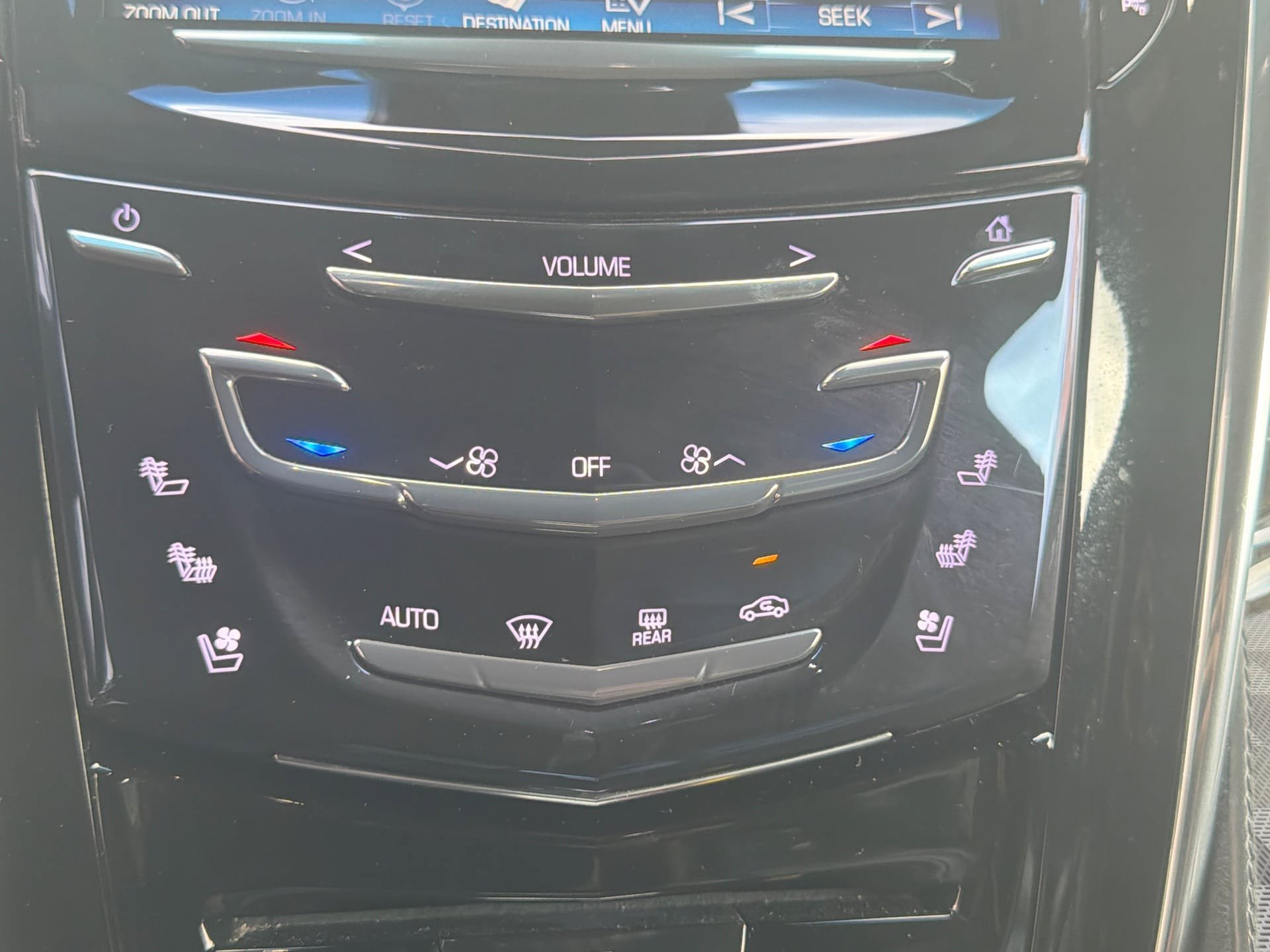 Used 2018 Cadillac Escalade ESV Platinum RWD image 17