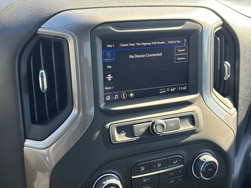 Used 2025 Chevrolet Silverado 1500 Custom image 23