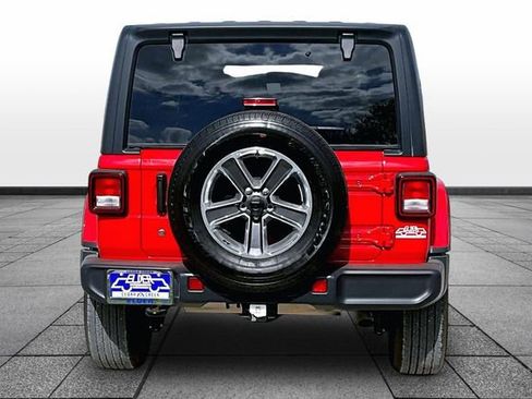 Used 2020 Jeep Wrangler Unlimited Sahara image 4