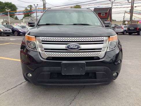 Used 2015 Ford Explorer XLT w/ Equipment Group 202A AWD/4WD image 2