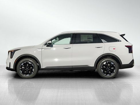 New 2026 Kia Sorento S image 4