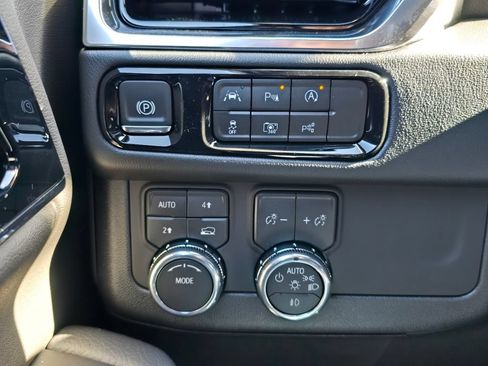 New 2026 GMC Yukon XL Denali w/ Sun & Power Step Package AWD/4WD image 18