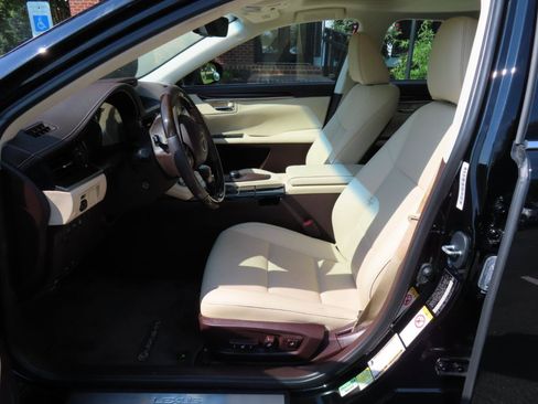 Used 2018 Lexus ES 350 w/ Premier Package FWD image 15