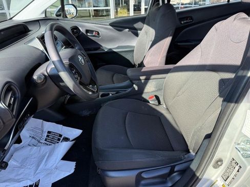 Used 2019 Toyota Prius LE image 16