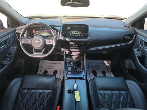 Used 2022 Nissan Rogue Platinum w/ Head-Up Display Package image 12