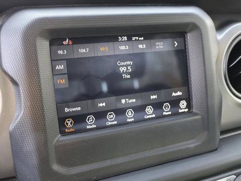 Used 2023 Jeep Wrangler Sport S image 17