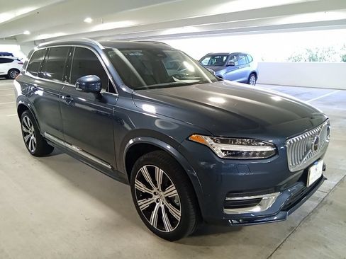 Used 2024 Volvo XC90 B6 Ultimate w/ Protection Package Premier AWD/4WD image 3