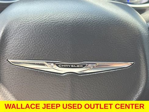 Used 2022 Chrysler Pacifica Pinnacle FWD image 26