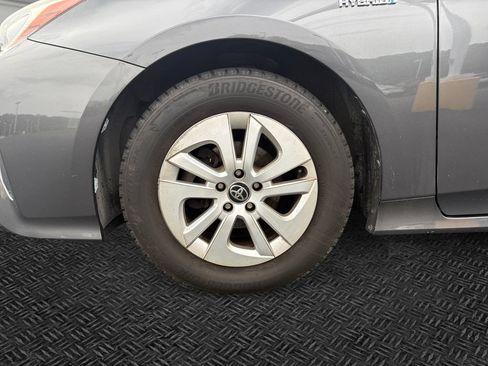 Used 2016 Toyota Prius Two FWD image 11