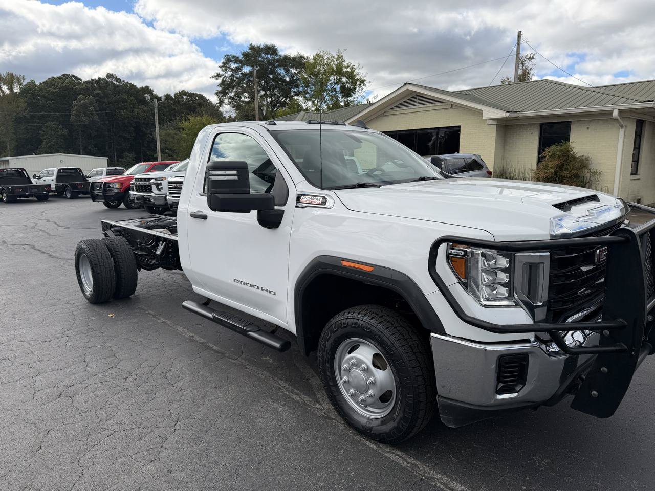 Used 2022 GMC Sierra 3500 Pro w/ Convenience Package AWD/4WD image 3