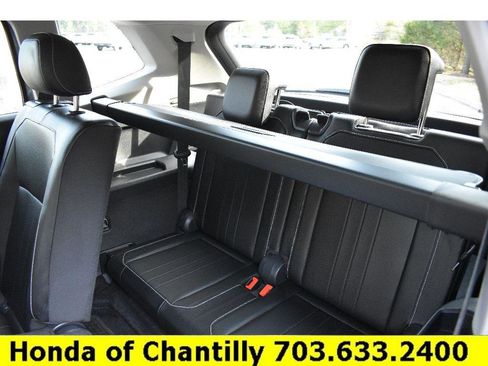 Used 2023 Volkswagen Tiguan SE image 30