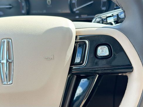 Used 2022 Lincoln Corsair Standard image 36